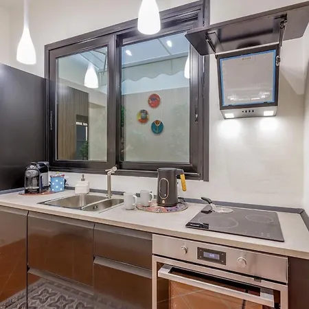 Inner Garden Retreat Near Ghirlandina Appartamento Modena