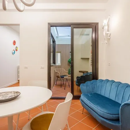 Inner Garden Retreat Near Ghirlandina Apartment *