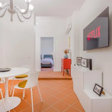 Apartment Inner Garden Retreat Near Ghirlandina Modena