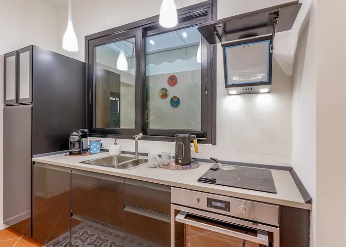 Inner Garden Retreat Near Ghirlandina Lägenhet Modena