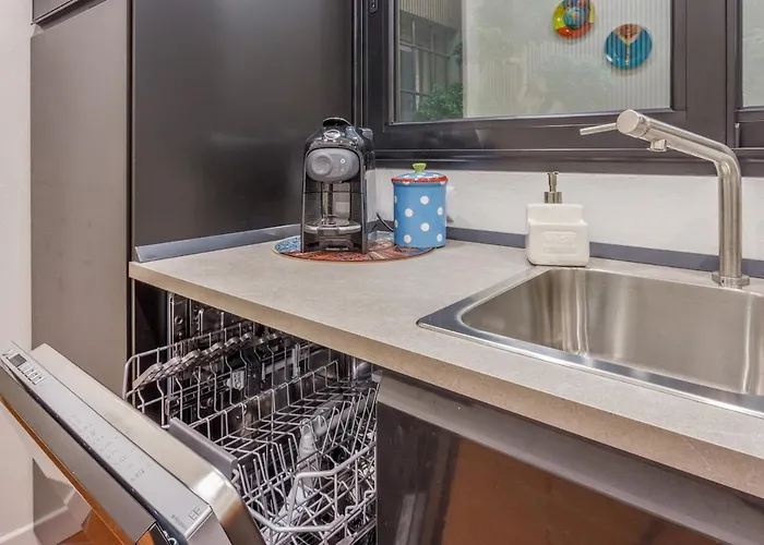 Inner Garden Retreat Near Ghirlandina Lägenhet