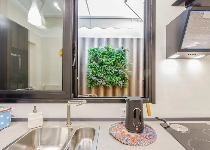 Inner Garden Retreat Near Ghirlandina Appartamento Modena