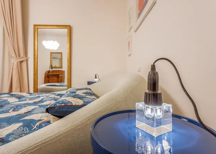 Lägenhet Inner Garden Retreat Near Ghirlandina Modena