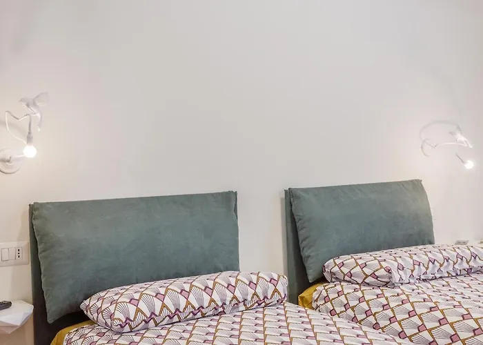 Inner Garden Retreat Near Ghirlandina Lägenhet