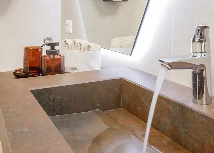 Lägenhet Inner Garden Retreat Near Ghirlandina *